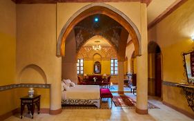 فندق المديرة